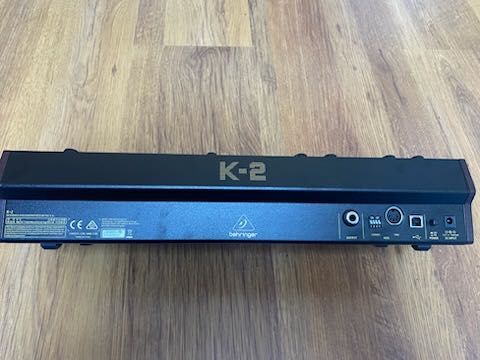Behringer K-2 syntezator analogowy