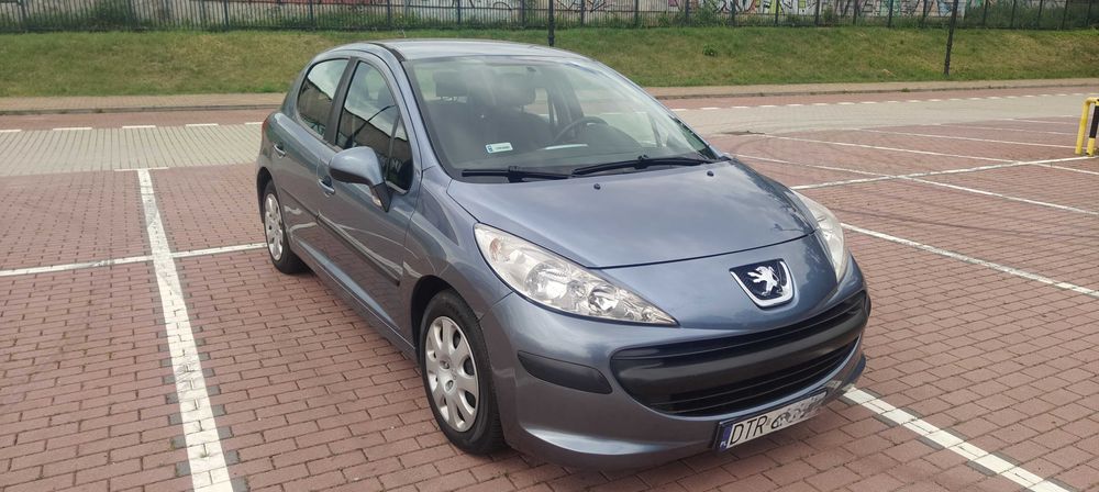 samochód Peugeot 207