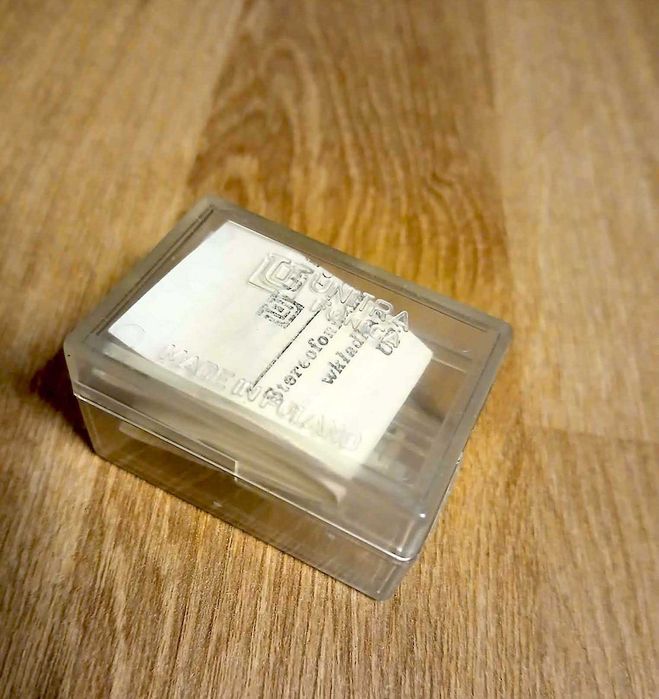 Unitra Fonica – stereofoniczna, ceramiczna wkładka adaptera UF-70