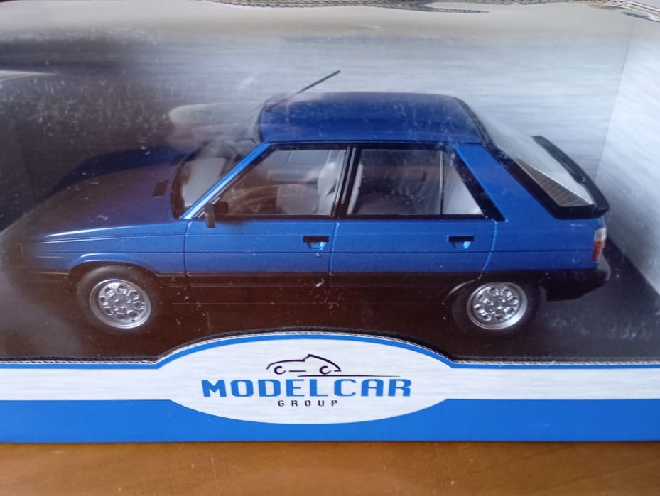 Miniaturas de carros 1.18