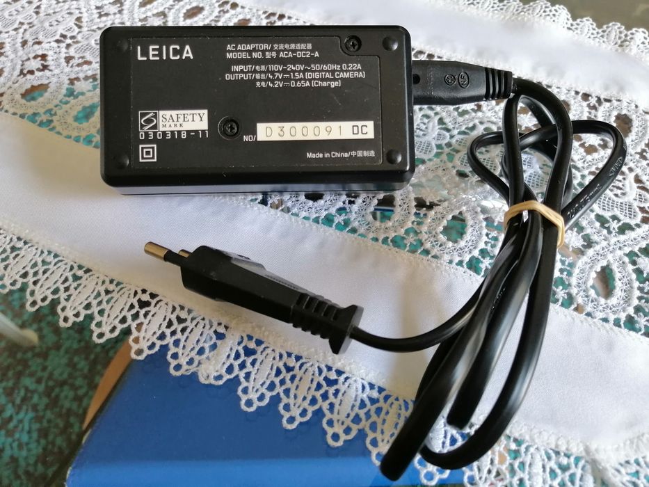 AC Charger ADAPTOR / MODEL NO. ACA-DC2-A LEICA Camera64584977267202126