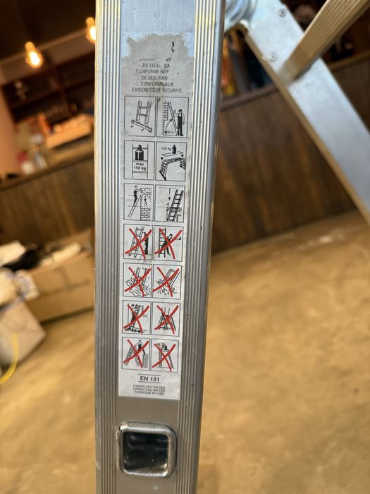 Escadote plataforma 3,80M