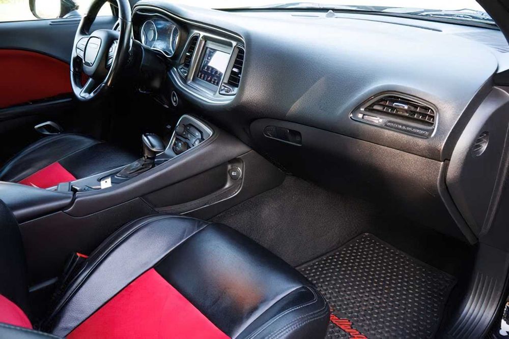 Dodge Challenger RT      2020