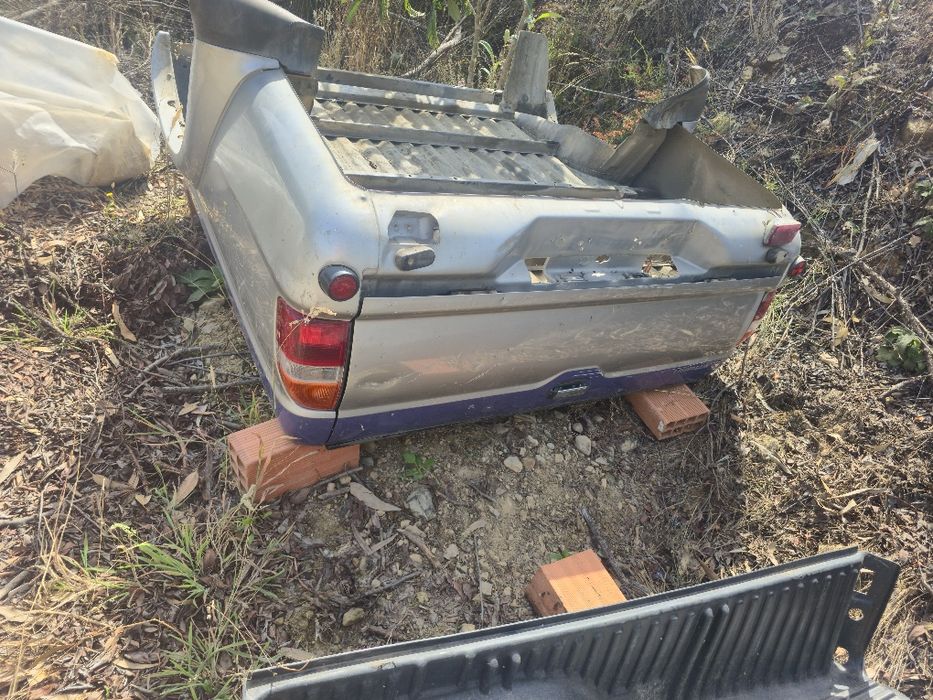 Carroçaria metálica para L200 de 99