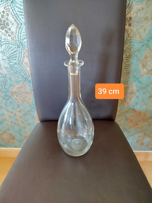 Antiga e belíssima Garrafa Licoreira em vidro lapidado