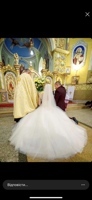 Продам весільню сукню