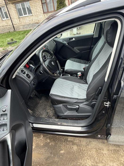 Продам чудовий автомобіль автомобіль