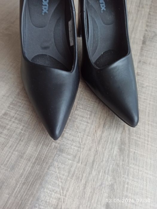 Buty na obcasie rozmiar 41