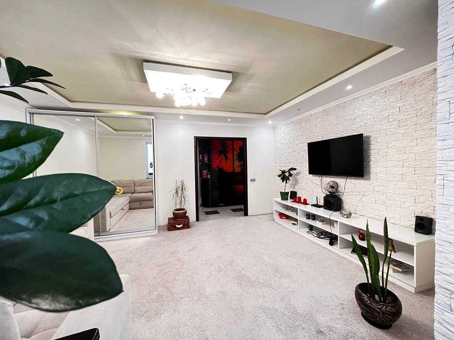 ТЕРМІНОВО! Продаю: 2 кімнатна квартира, з ремонтом, меблями, Каскад