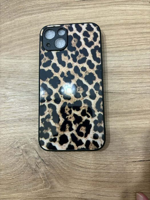 Etui szkalne firmy Piece of case do iPhone 13