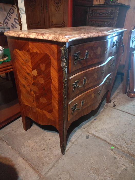 Komoda w stylu LudwikaXV