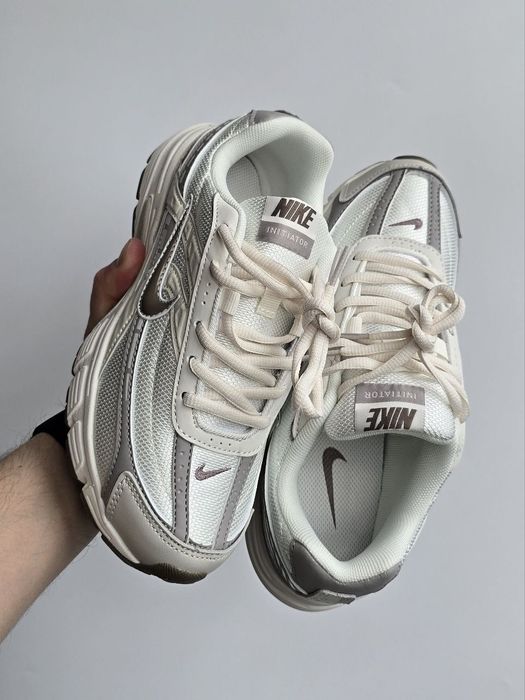 Nike Initiator Beige Brown трендові жіночі кросівки найк інітіатор