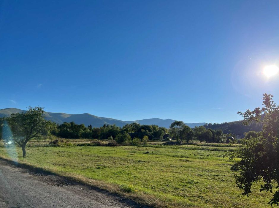 Продам ділянку 25 соток в Карпатах, с. Ізки, вид на гори