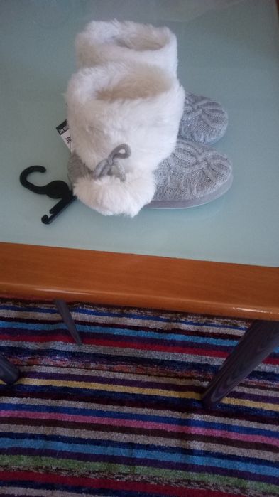 Pantufas novas de criança
