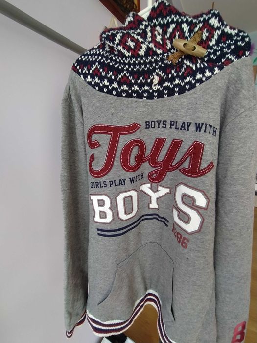 Bluza z wełnianym kapturem