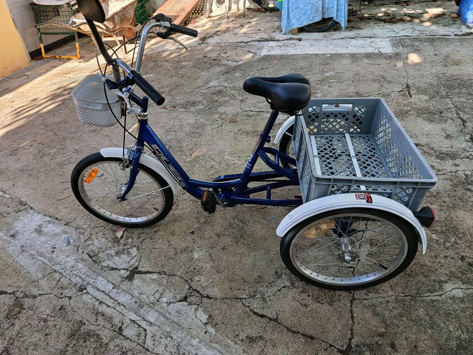 Bicicleta três rodas, triciclo