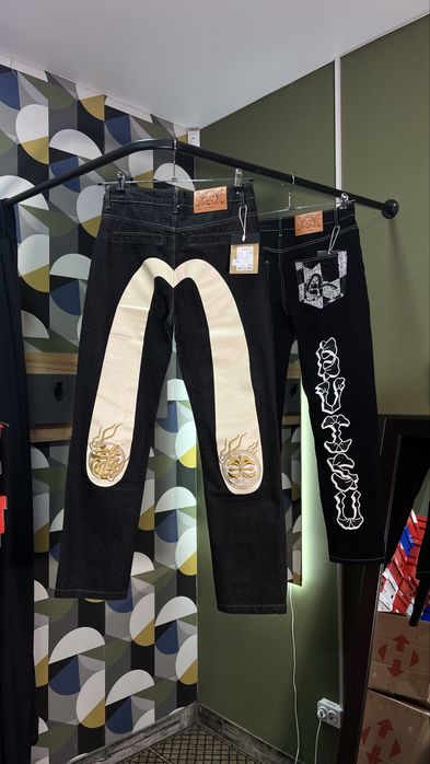 EVISU Джинси джинсы