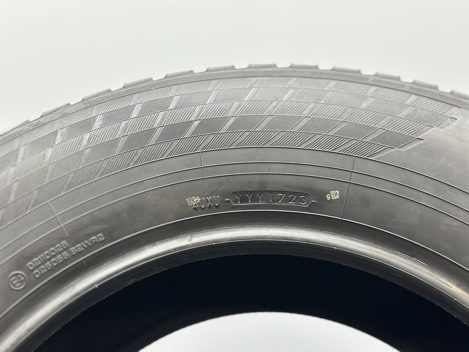 Нові зимові шини Yokohama BluEarth winter V905 285/60 R18 116H