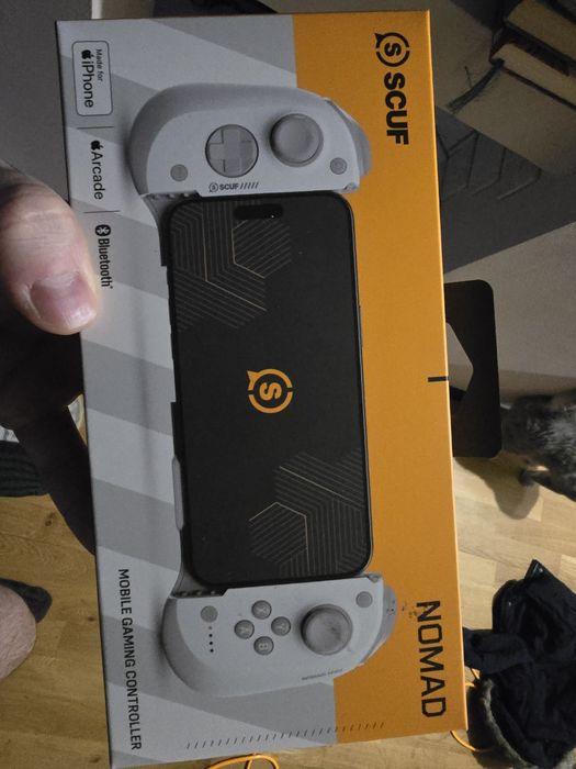 Новий мобільний геймпад Skuf nomad для iPhone  ios