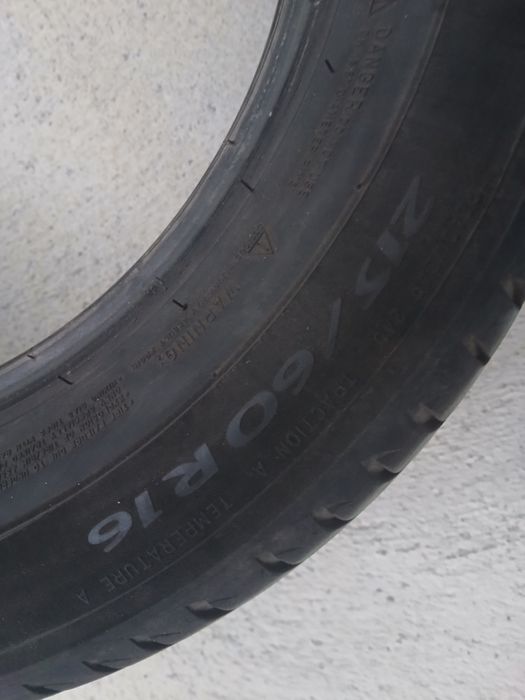 2 pneus 215 60 r16 Michelin