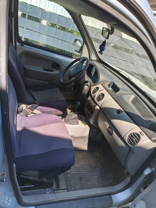 Nissan Kubistar 2004r.