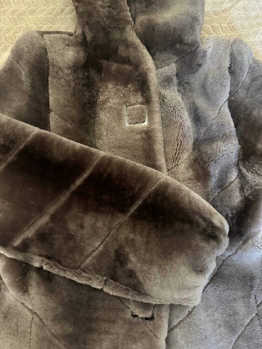 Жіночий напівшубок із натурального мутону