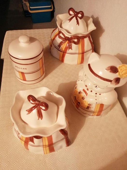 Conjunto taças  de cozinha como novas430228066629079041