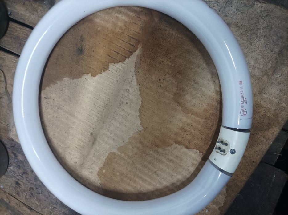 Лампа кольцевая люминесцентная