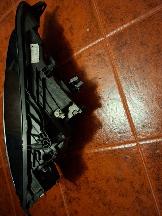 Farol  volvo V60 original usado lado esquerdo MIDL.HD