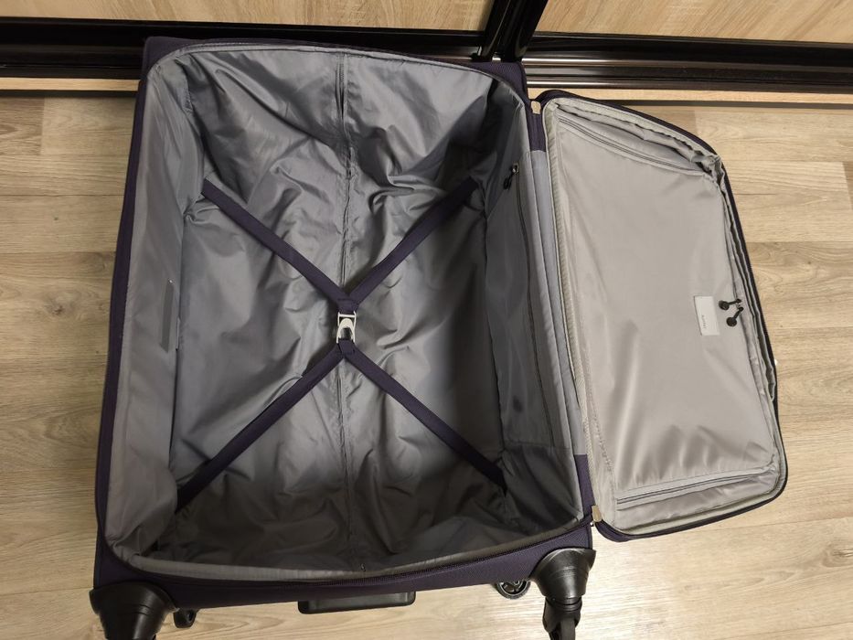 Чемодан дорожный на колесах средний,Валіза на колесах середня