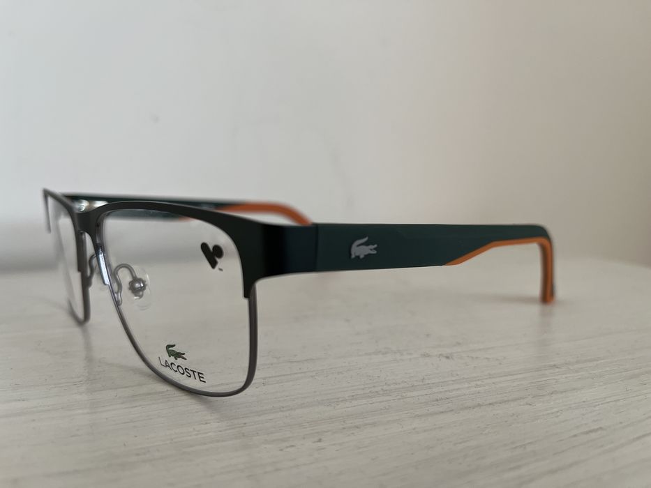 Oprawki marki Lacoste