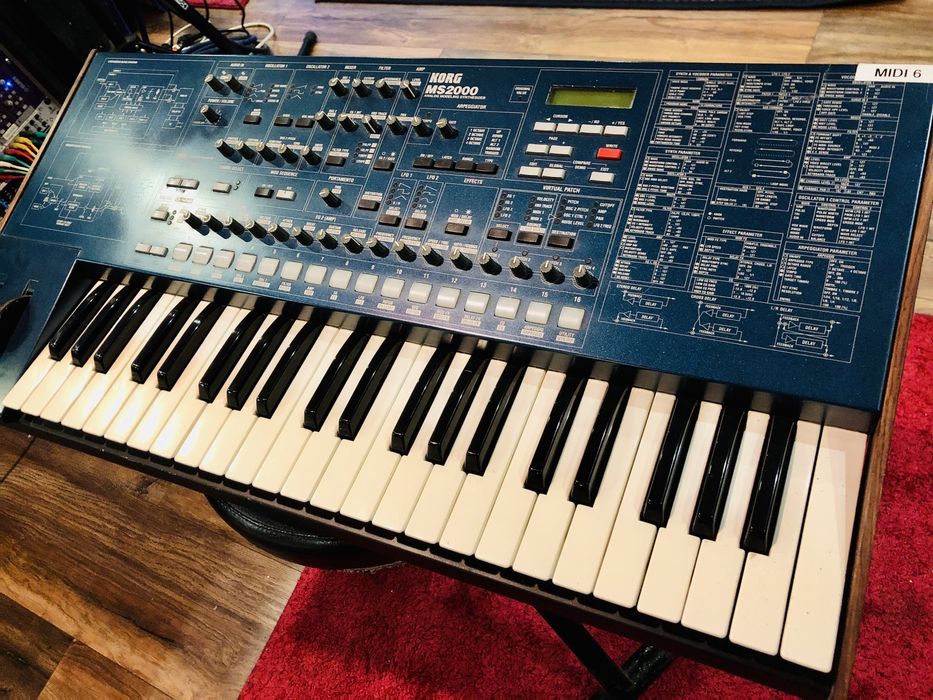 Sintetizador Korg MS-2000