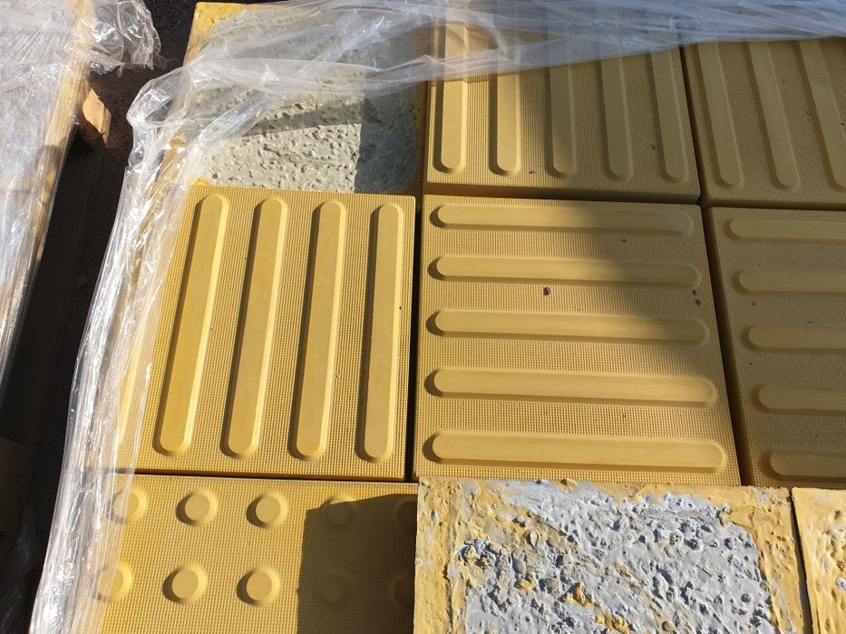 Плитка тротуарна тактильна 300х300х40