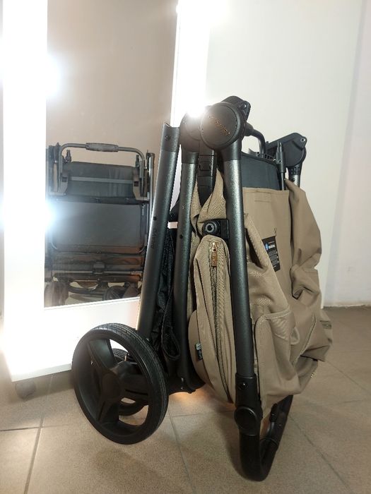 Коляска прогулка 2025 року CARRELLO BRAVO PU шоурум Курьер