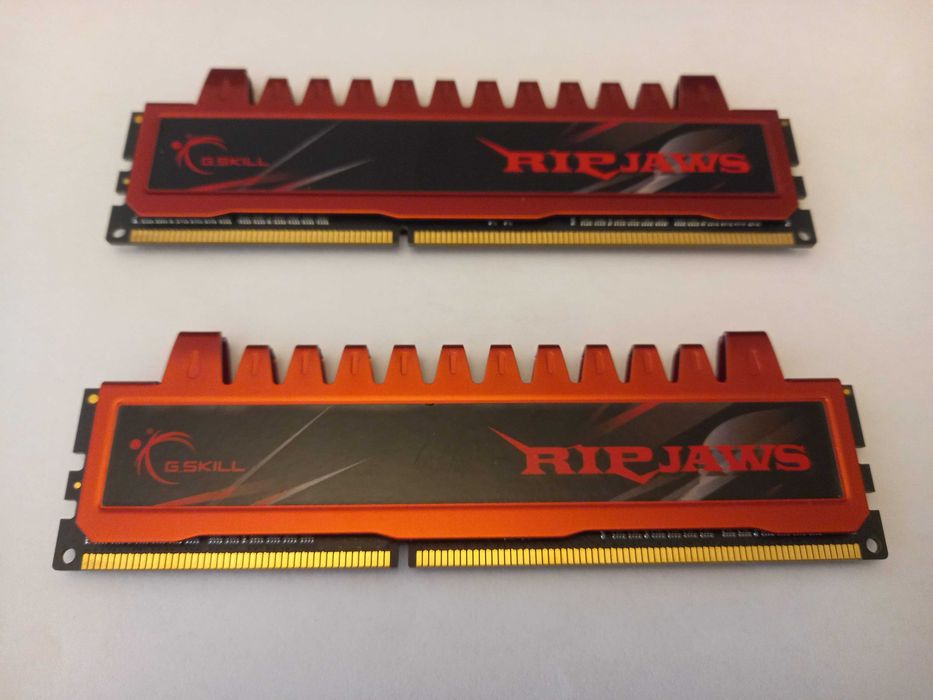 Kit 8GB (2x4GB) G.Skill Ripjaws DDR3-1600MHz - F3-12800CL9D-8GBRL