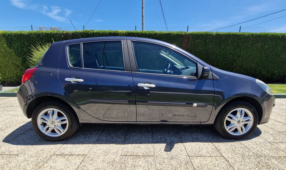 Renault Clio III 1.2 (2006)  – Bem Estimado