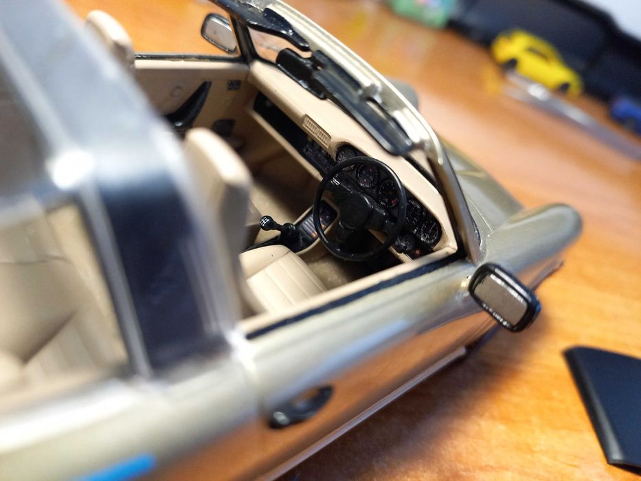 Porsche Carrera 911 Targa Turbo 1:24
