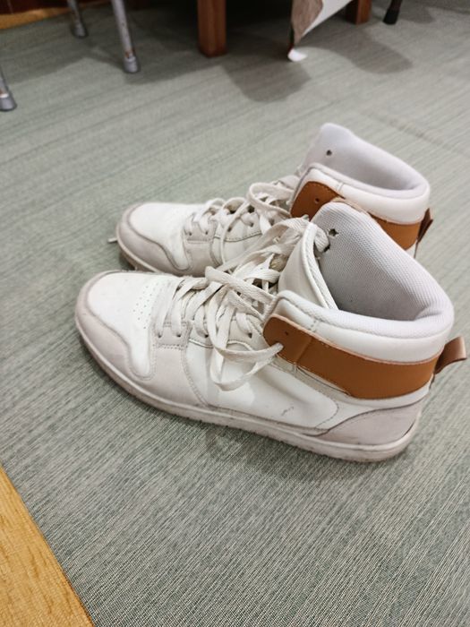 Vendo sapatos e sandálias