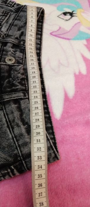 Джинси моми на дівчинку