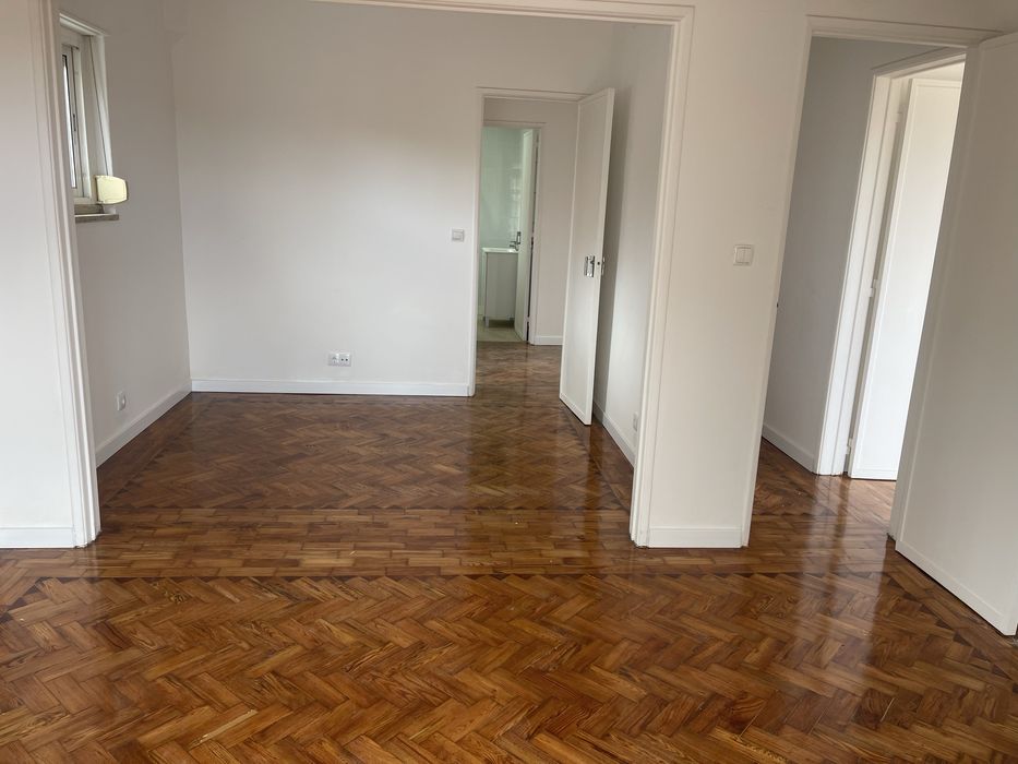 Apartamento T2 em Moradia serra da silveira-Belas