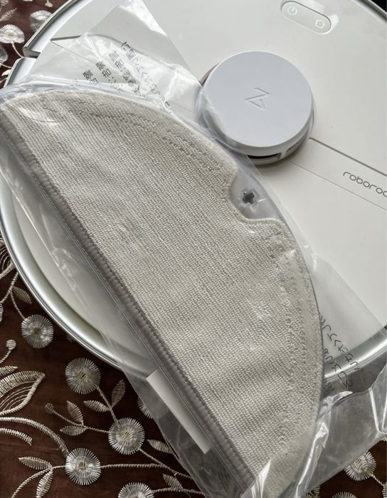 Робот пилисос RoboRock s6 pure білий