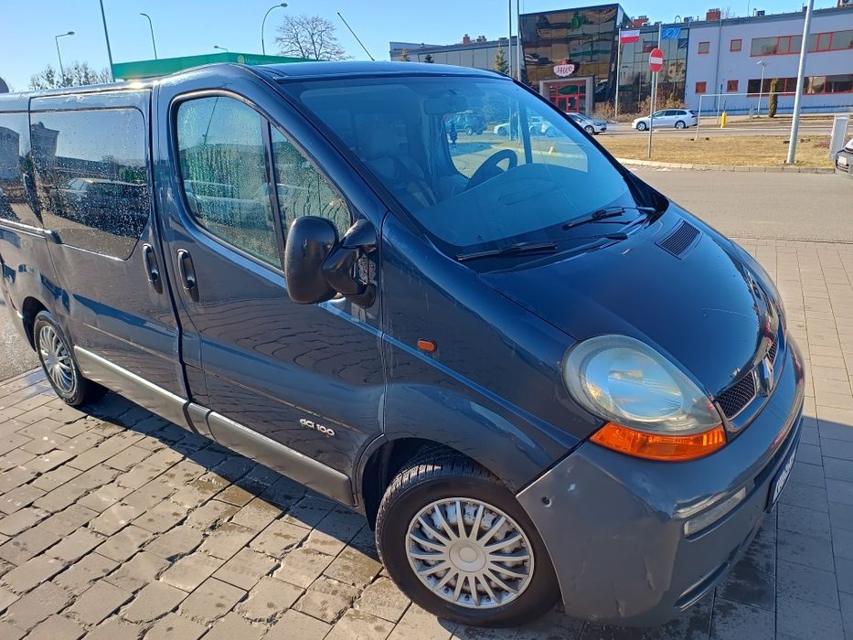 Renault Trafic MK2 1.9dCi 100km 9 osób