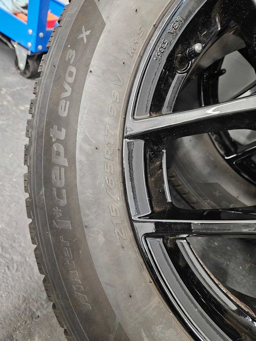 Alufelgi Borbet"17" 5×114.3 z oponami zimowymi Dacia, Renault, Toyota