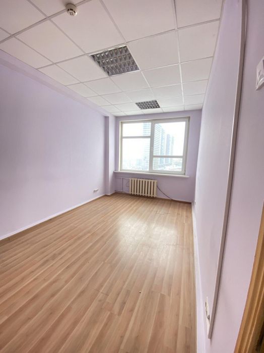 Оренда офісу на вул. Євгенія Сверстюка,23 на 234.9 м², від власника