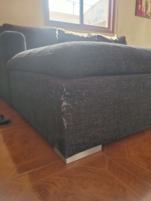 Sofá com chaise longue