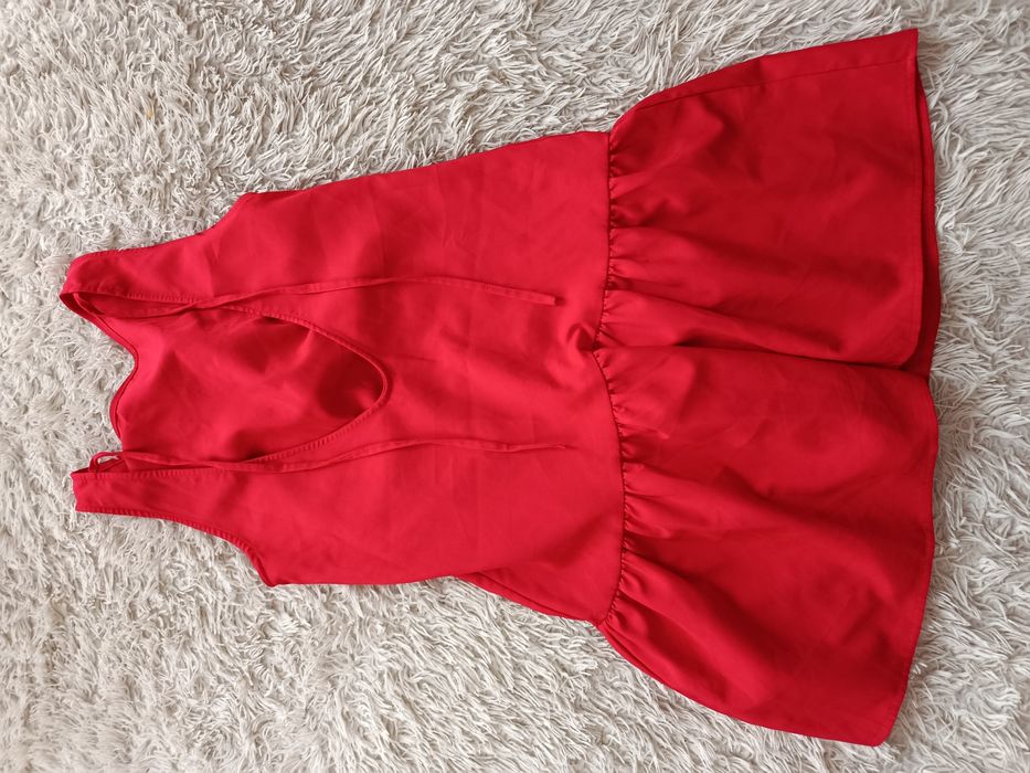 Czerwona sukienka mini / tunika Sugarfree S – odkryte plecy, wiązanie