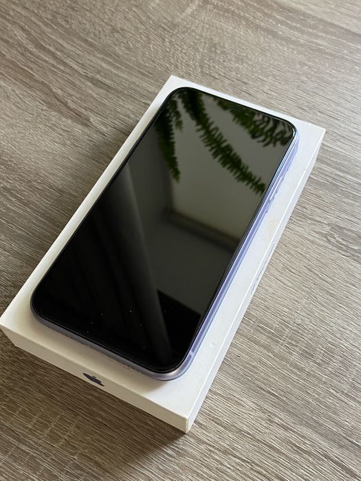 Продам iphone 11 128