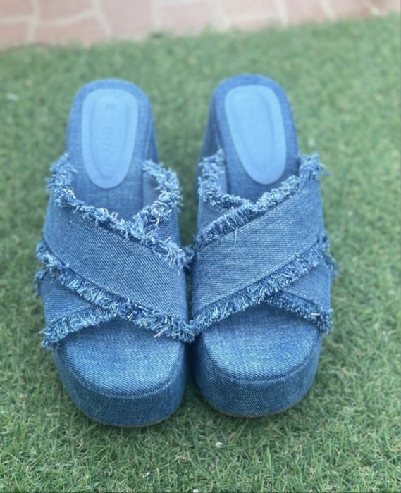 Sandalias novas de ganga