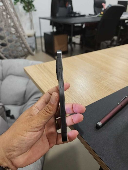 iPhone 15 Pro - 256GB Preto