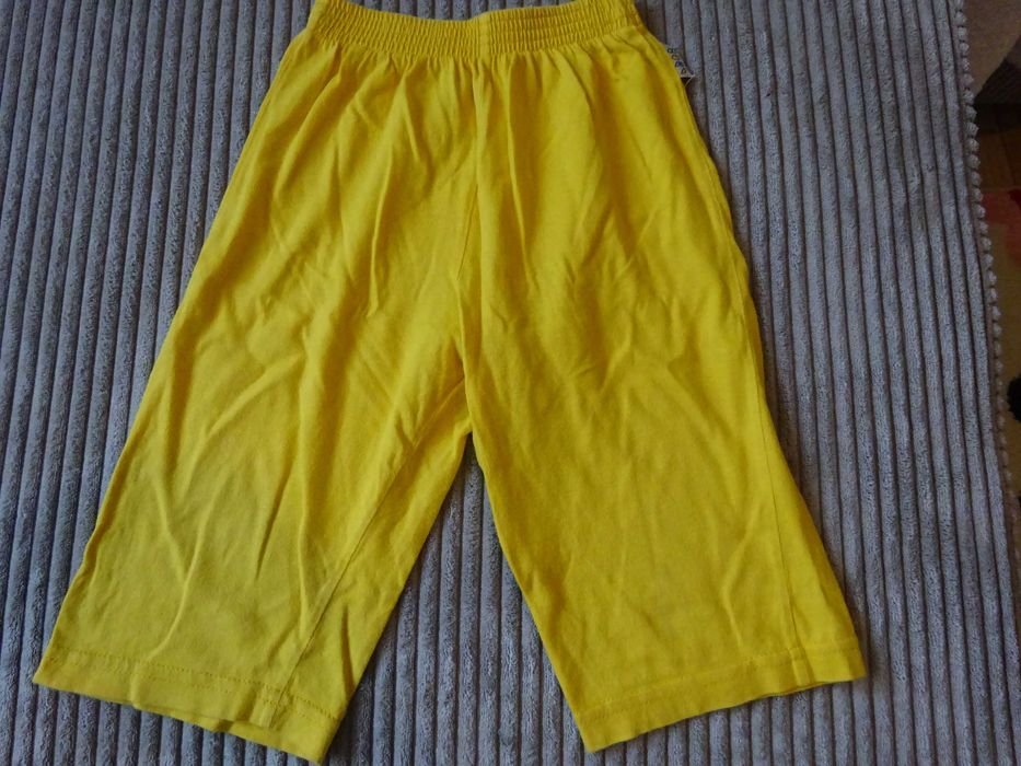 Chłopięce spodenki do kolan na wzrost 98 cm